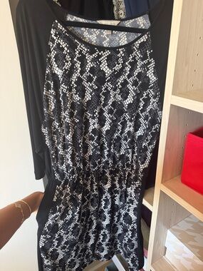 Banana Republic Black dress with pockets and with Beige Tag